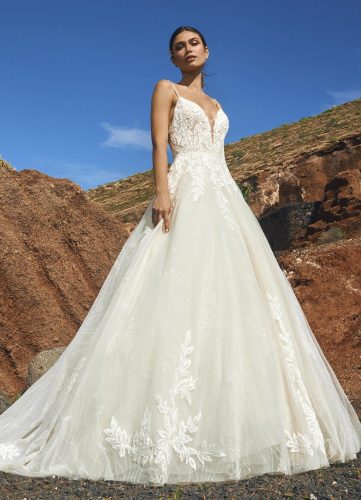 Pronovias Socotra wedding dress - Available at Rachel Ash Bridal boutique in Atherstone, Warwickshire