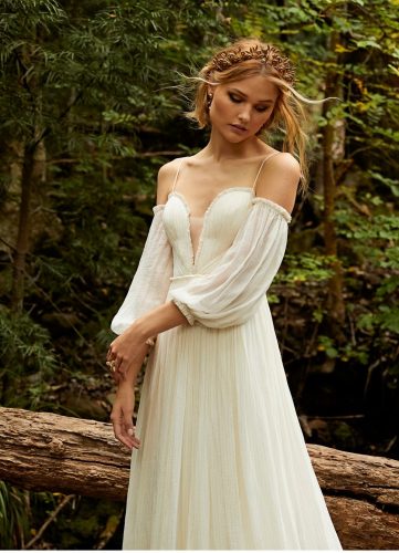 Catherine Deane Tana wedding dress - Available at Rachel Ash Bridal boutique in Atherstone, Warwickshire