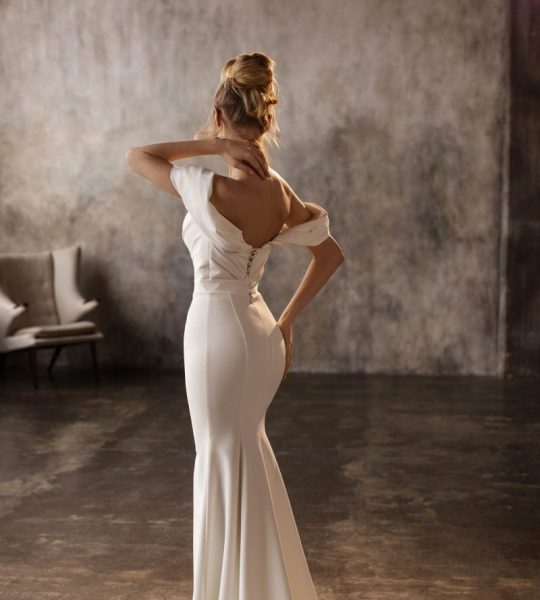 Alex Veil Margarita wedding dress