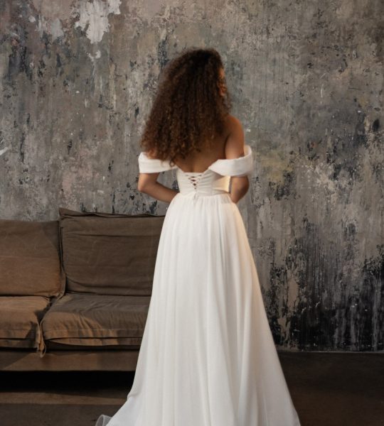 Alex Veil Ofelia wedding dress